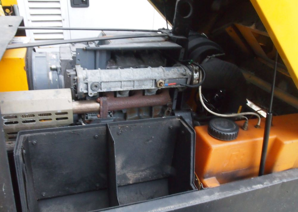 Kompresor Ingersoll Rand IR P130WD 2000 Kompresor Ingersoll Rand P130WD 30 kW - Luftkompressor: das Bild 4 Kompresor Ingersoll Rand IR P130WD 2000 Kompresor Ingersoll Rand P130WD 30 kW - Luftkompressor: das Bild 4