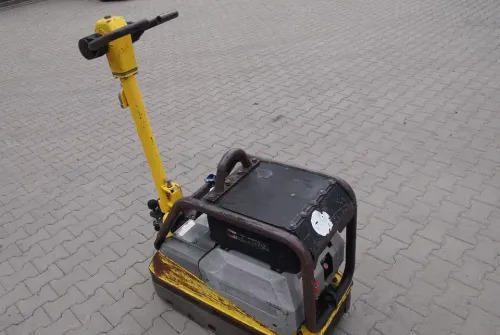 Ubijarka Wacker 4045 2011 - Rüttelplatte: das Bild 1 Ubijarka Wacker 4045 2011 - Rüttelplatte: das Bild 1