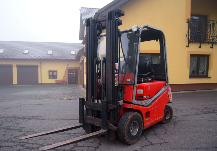 Wózek widłowy Toyota 8f 2011 TRIPLEX - Treibgasstapler: das Bild 2 Wózek widłowy Toyota 8f 2011 TRIPLEX - Treibgasstapler: das Bild 2