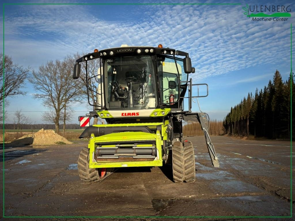 Claas Lexion 8700 TT - Mähdrescher: das Bild 4 Claas Lexion 8700 TT - Mähdrescher: das Bild 4
