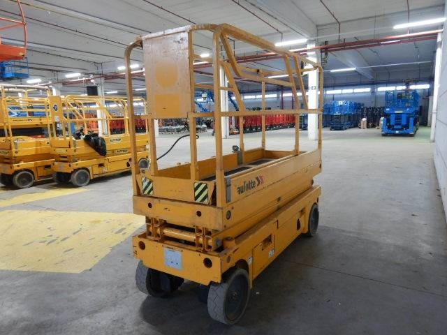 Haulotte Compact 8CU - Scherenbühne: das Bild 4 Haulotte Compact 8CU - Scherenbühne: das Bild 4