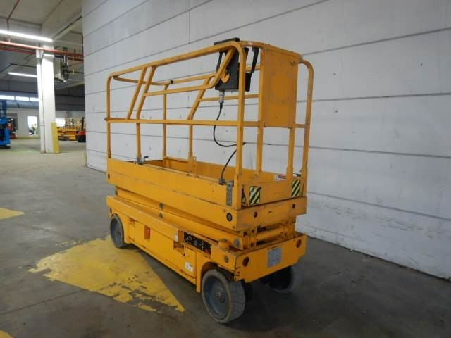 Haulotte Compact 8CU - Scherenbühne: das Bild 3 Haulotte Compact 8CU - Scherenbühne: das Bild 3