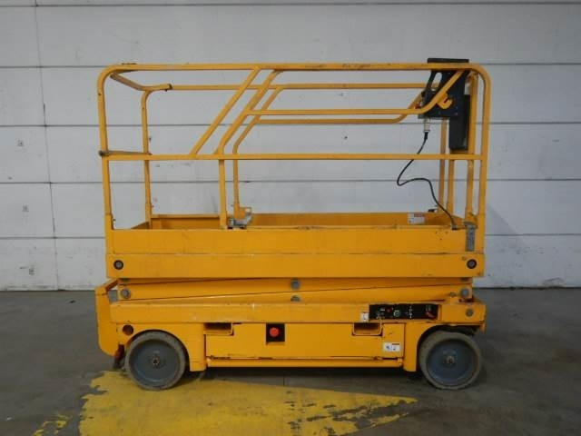 Haulotte Compact 8CU - Scherenbühne: das Bild 1 Haulotte Compact 8CU - Scherenbühne: das Bild 1