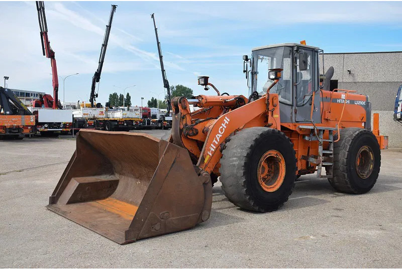 Hitachi LX 210E- stock id 59 - Radlader: das Bild 1 Hitachi LX 210E- stock id 59 - Radlader: das Bild 1