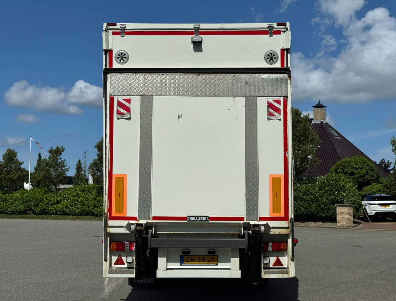 HTF 2-AS Heiwo 1240 x 250 x 272 CM Inwendig Stuuras Laadklep APK TOT 07-2026 - Koffer Auflieger: das Bild 4 HTF 2-AS Heiwo 1240 x 250 x 272 CM Inwendig Stuuras Laadklep APK TOT 07-2026 - Koffer Auflieger: das Bild 4
