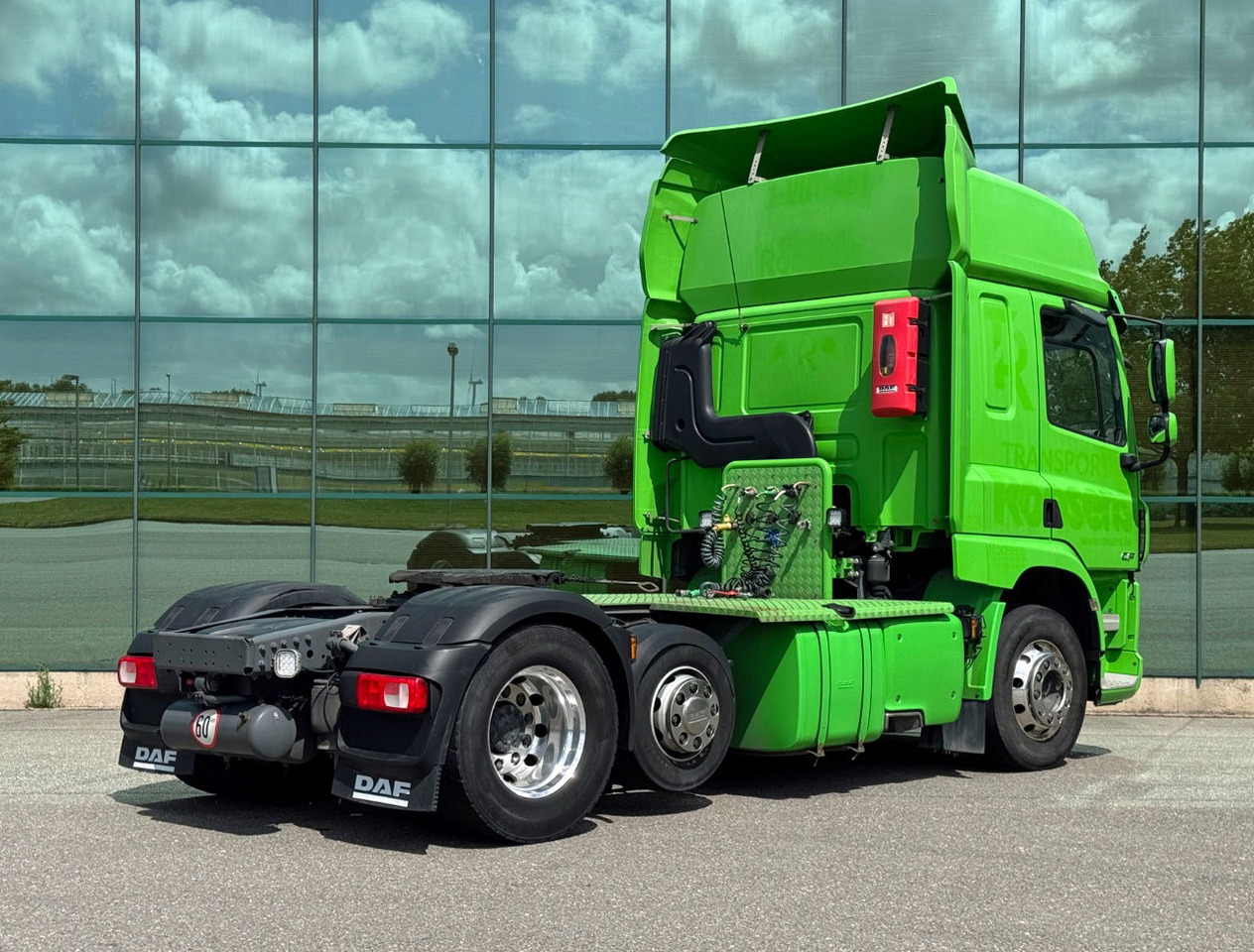 DAF CF 450 FTP Space CAB Only 447.500 KM 2x Tanks TOP Condition Belgium Truck - Sattelzugmaschine: das Bild 4 DAF CF 450 FTP Space CAB Only 447.500 KM 2x Tanks TOP Condition Belgium Truck - Sattelzugmaschine: das Bild 4