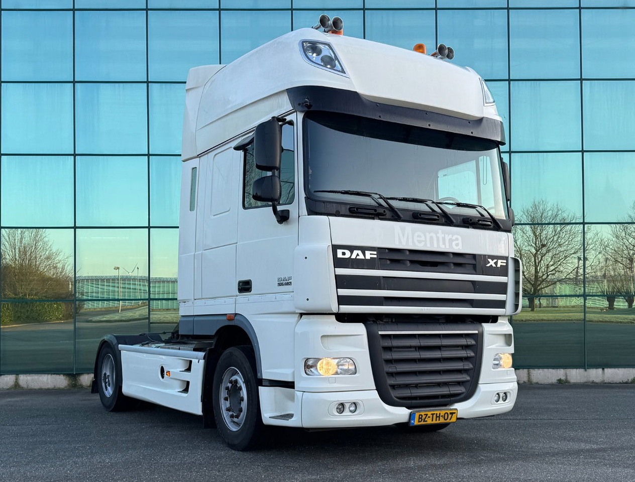 DAF XF 105.460 SSC Euro 5 Retarder - Intarder 2x Tanks TOP Condition Holland Tru - Sattelzugmaschine: das Bild 4 DAF XF 105.460 SSC Euro 5 Retarder - Intarder 2x Tanks TOP Condition Holland Tru - Sattelzugmaschine: das Bild 4