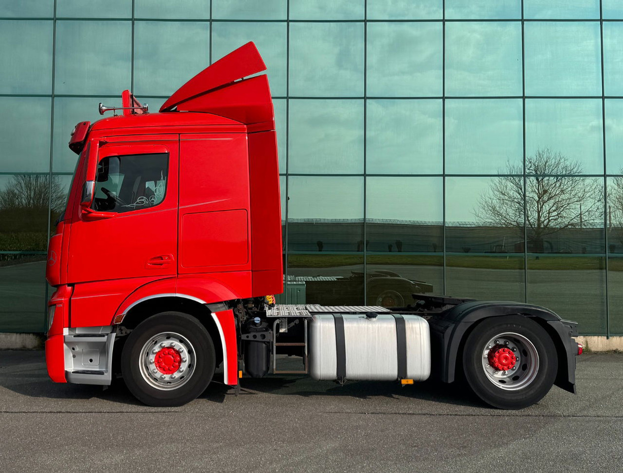 Mercedes-Benz Actros 1842 Full AIR Only 416.000 KM Euro 6 TOP Condition NL Truck - Sattelzugmaschine: das Bild 2 Mercedes-Benz Actros 1842 Full AIR Only 416.000 KM Euro 6 TOP Condition NL Truck - Sattelzugmaschine: das Bild 2