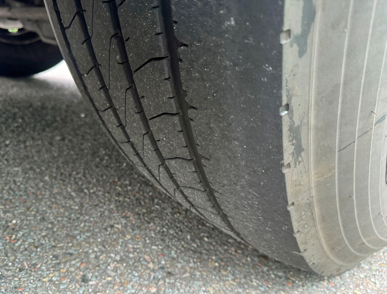 Sattelzugmaschine Volvo FH Globetrotter 6X2 701.000 KM Super Condition NL Truck: das Bild 19