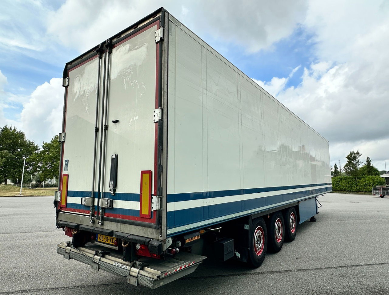 Schmitz Cargobull SCBS3B Carrier Vector 1550 Only 3367 Engine Hours Flowerwide 270 CM High Inside Lift Axle Tail Lift - Kühlkoffer Auflieger: das Bild 4 Schmitz Cargobull SCBS3B Carrier Vector 1550 Only 3367 Engine Hours Flowerwide 270 CM High Inside Lift Axle Tail Lift - Kühlkoffer Auflieger: das Bild 4