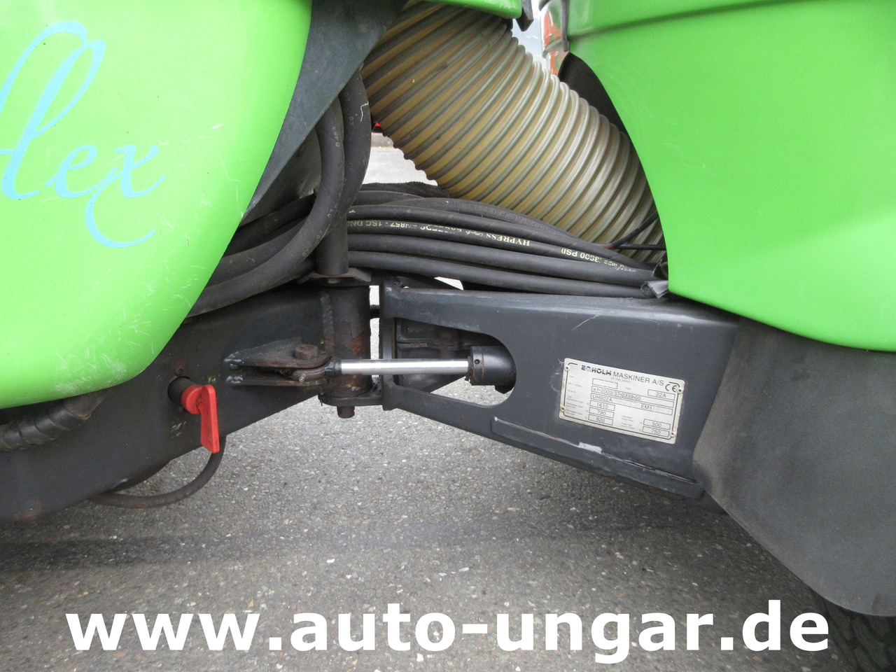 Kommunaltraktor Egholm 2200 T Moduloflex 4x4 Knicklenkung Baujahr 2009 Daihatsu DM950 Diesel: das Bild 7