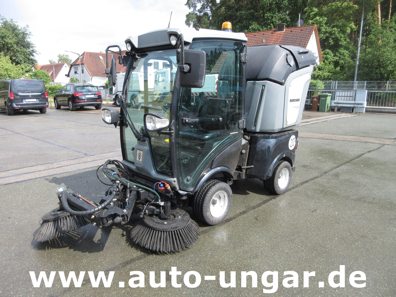 KÄRCHER MC 50 Advanced MIC 50 Professional Kleinkehrmaschine 4x4 Geräteträger - Kehrmaschine: das Bild 3 KÄRCHER MC 50 Advanced MIC 50 Professional Kleinkehrmaschine 4x4 Geräteträger - Kehrmaschine: das Bild 3