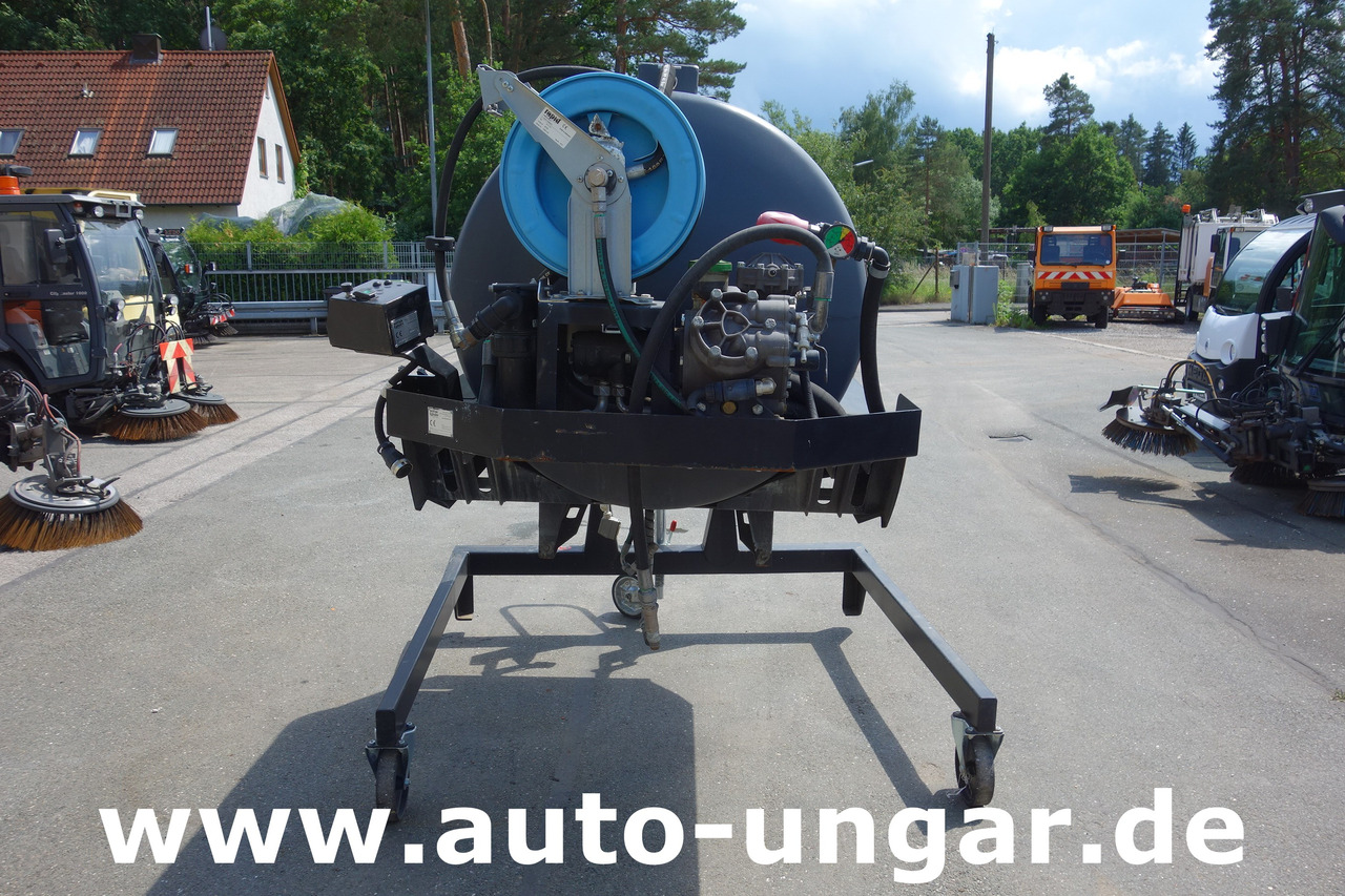 NILFISK CR3500 Wasserfass mit Pumpe + Schlauchhaspel Schmidt Multigo Schwemmaufbau - Kommunal-/ Sonderfahrzeug: das Bild 2 NILFISK CR3500 Wasserfass mit Pumpe + Schlauchhaspel Schmidt Multigo Schwemmaufbau - Kommunal-/ Sonderfahrzeug: das Bild 2