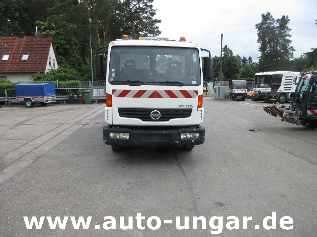 NISSAN Atleon 70.14 mit Hochdruckreiniger Wasserwagen Waschwagen Kärcher High Pressure - Kommunal-/ Sonderfahrzeug: das Bild 2 NISSAN Atleon 70.14 mit Hochdruckreiniger Wasserwagen Waschwagen Kärcher High Pressure - Kommunal-/ Sonderfahrzeug: das Bild 2