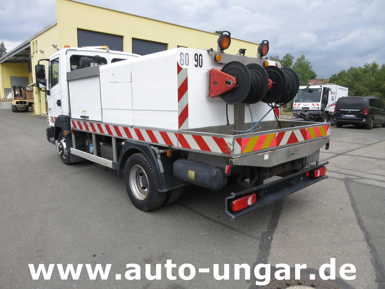 NISSAN Atleon 70.14 mit Hochdruckreiniger Wasserwagen Waschwagen Kärcher High Pressure - Kommunal-/ Sonderfahrzeug: das Bild 5 NISSAN Atleon 70.14 mit Hochdruckreiniger Wasserwagen Waschwagen Kärcher High Pressure - Kommunal-/ Sonderfahrzeug: das Bild 5