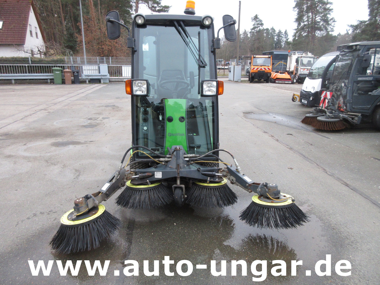 Nilfisk CR 2250 Egholm Bj. 2015 Kehrmaschine 4x4 Perkins Diesel Knicklenkung - Kehrmaschine: das Bild 2 Nilfisk CR 2250 Egholm Bj. 2015 Kehrmaschine 4x4 Perkins Diesel Knicklenkung - Kehrmaschine: das Bild 2
