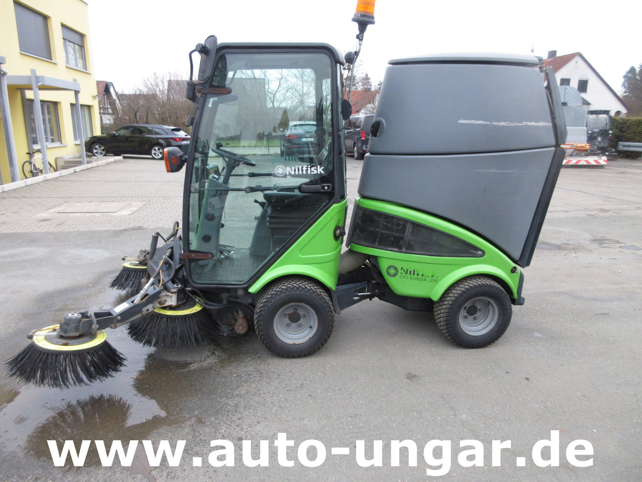Nilfisk CR 2250 Egholm Bj. 2015 Kehrmaschine 4x4 Perkins Diesel Knicklenkung - Kehrmaschine: das Bild 4 Nilfisk CR 2250 Egholm Bj. 2015 Kehrmaschine 4x4 Perkins Diesel Knicklenkung - Kehrmaschine: das Bild 4