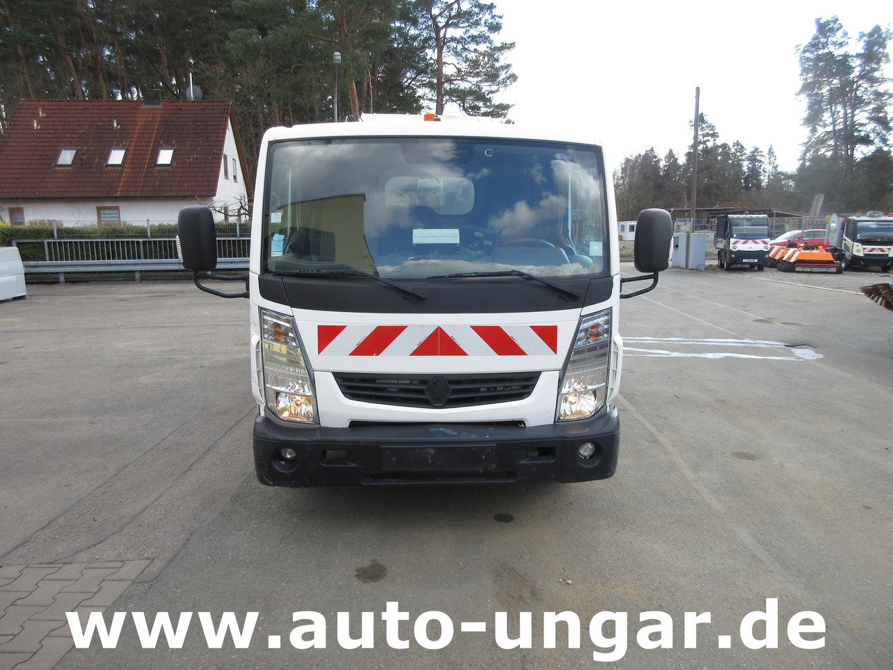 Renault Maxity 130 Müllwagen 3.500kg Lifter Presse Kipper Provence Benne Medium - Müllwagen: das Bild 2 Renault Maxity 130 Müllwagen 3.500kg Lifter Presse Kipper Provence Benne Medium - Müllwagen: das Bild 2