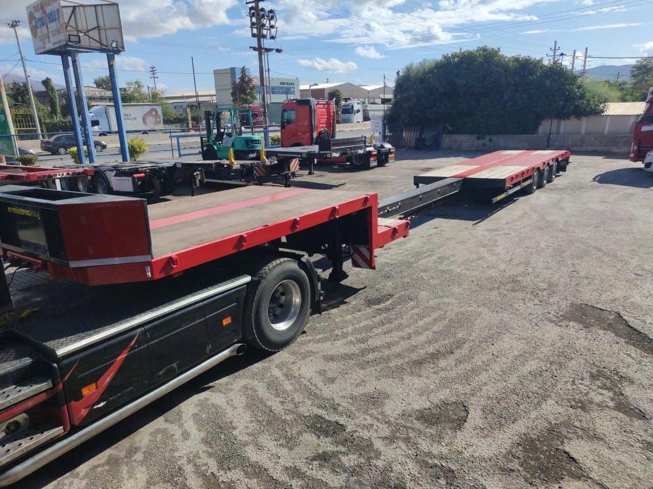 Lintrailers 3Lsdu18.30 - Tieflader Auflieger: das Bild 3 Lintrailers 3Lsdu18.30 - Tieflader Auflieger: das Bild 3