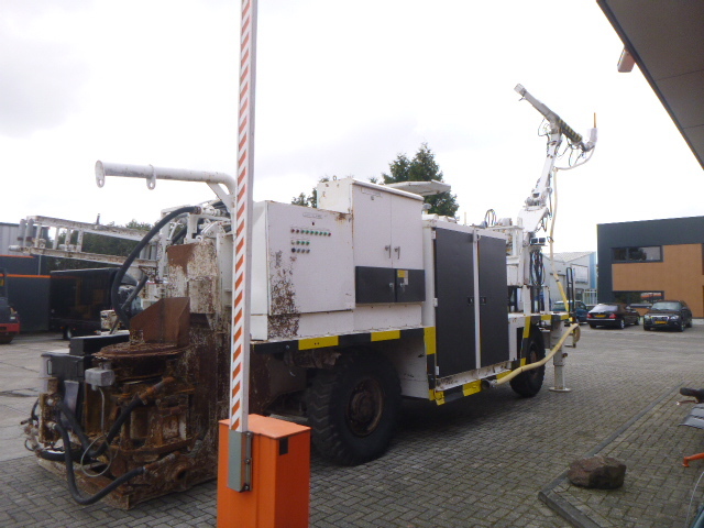 FUJI BUSSAN B-SFW1C-6S DRY / WET SHOTCRETE & GUNITE MACHINE - Tunnelbaumaschine: das Bild 2 FUJI BUSSAN B-SFW1C-6S DRY / WET SHOTCRETE & GUNITE MACHINE - Tunnelbaumaschine: das Bild 2