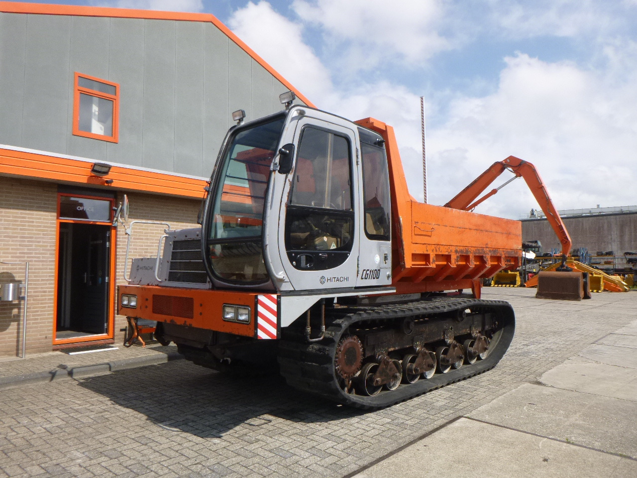 HITACHI CG110D-SC - Raupendumper: das Bild 2 HITACHI CG110D-SC - Raupendumper: das Bild 2