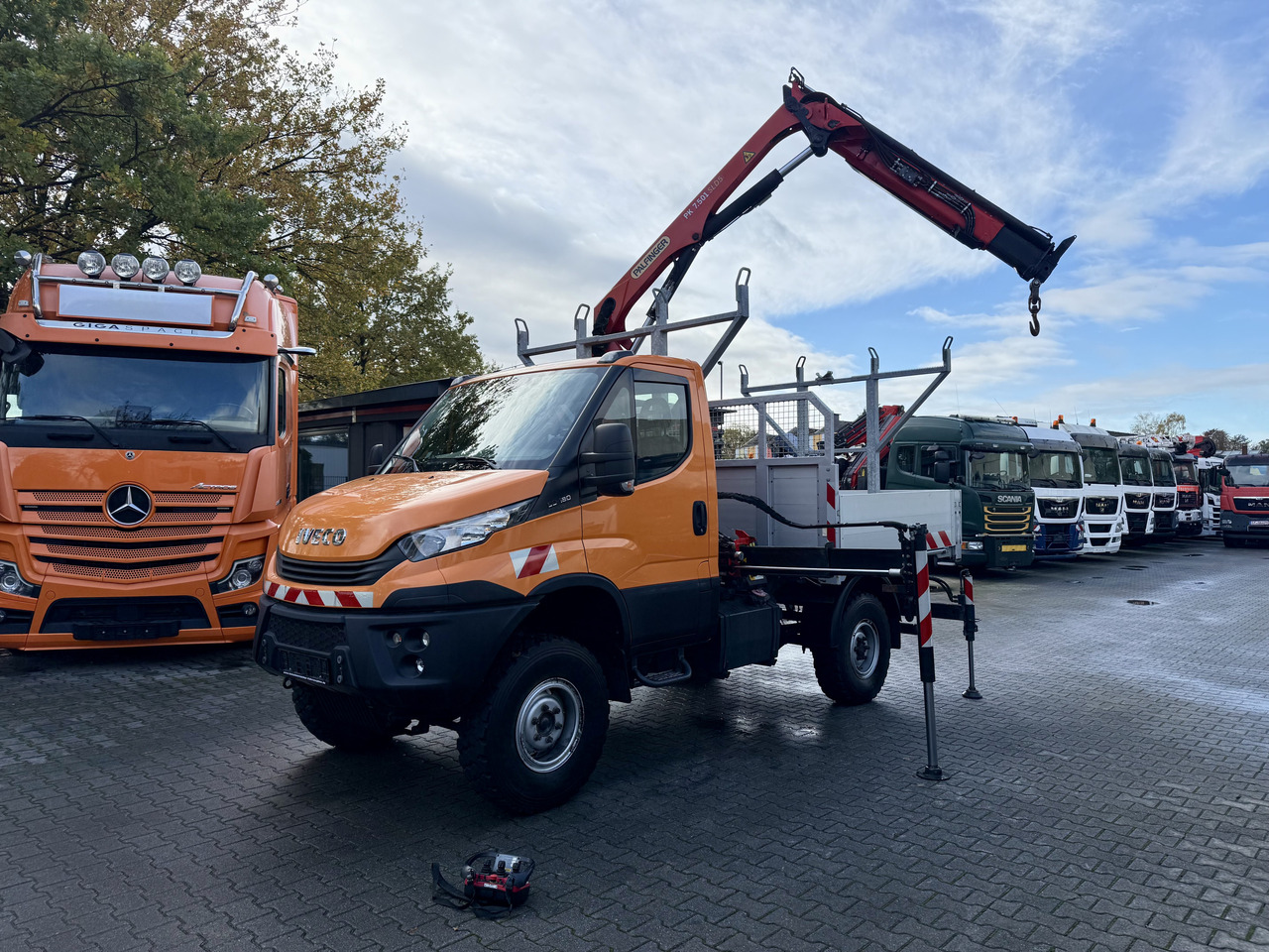 Iveco Daily 55S18W 4X4 Palfinger PK 7.501 - Pritsche LKW, Autokran: das Bild 1 Iveco Daily 55S18W 4X4 Palfinger PK 7.501 - Pritsche LKW, Autokran: das Bild 1
