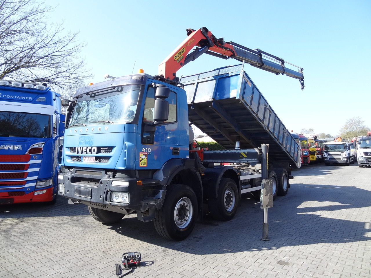Iveco Trakker AD340T41 8X4 Kipper Kran Palfinger 23002 - Kipper, Autokran: das Bild 1 Iveco Trakker AD340T41 8X4 Kipper Kran Palfinger 23002 - Kipper, Autokran: das Bild 1