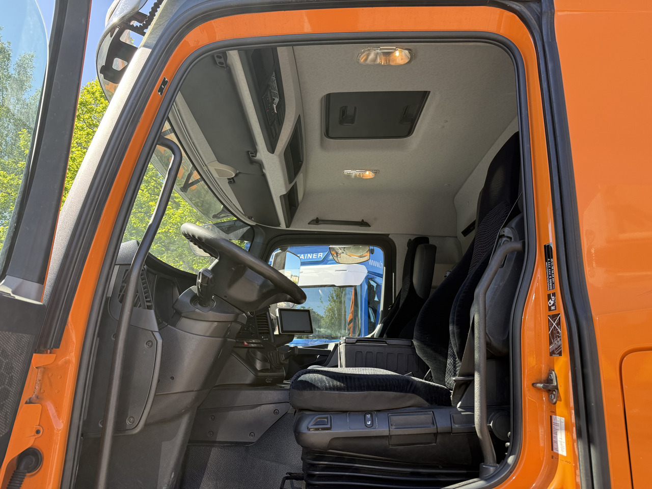 Mercedes-Benz Actros 1827 Kran Palfinger PK 9002 - Plane LKW, Autokran: das Bild 4 Mercedes-Benz Actros 1827 Kran Palfinger PK 9002 - Plane LKW, Autokran: das Bild 4