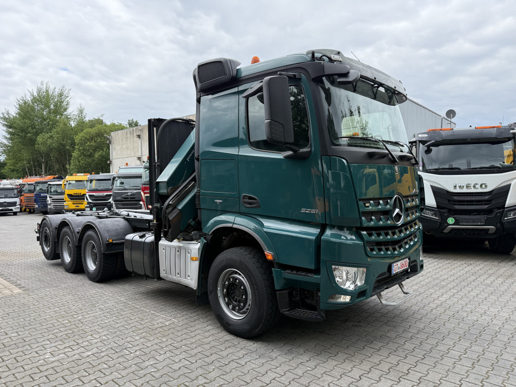 Abrollkipper, Autokran Mercedes-Benz Arocs 3251 8X4 Haken mit Kran HMF 2620 K5: das Bild 9