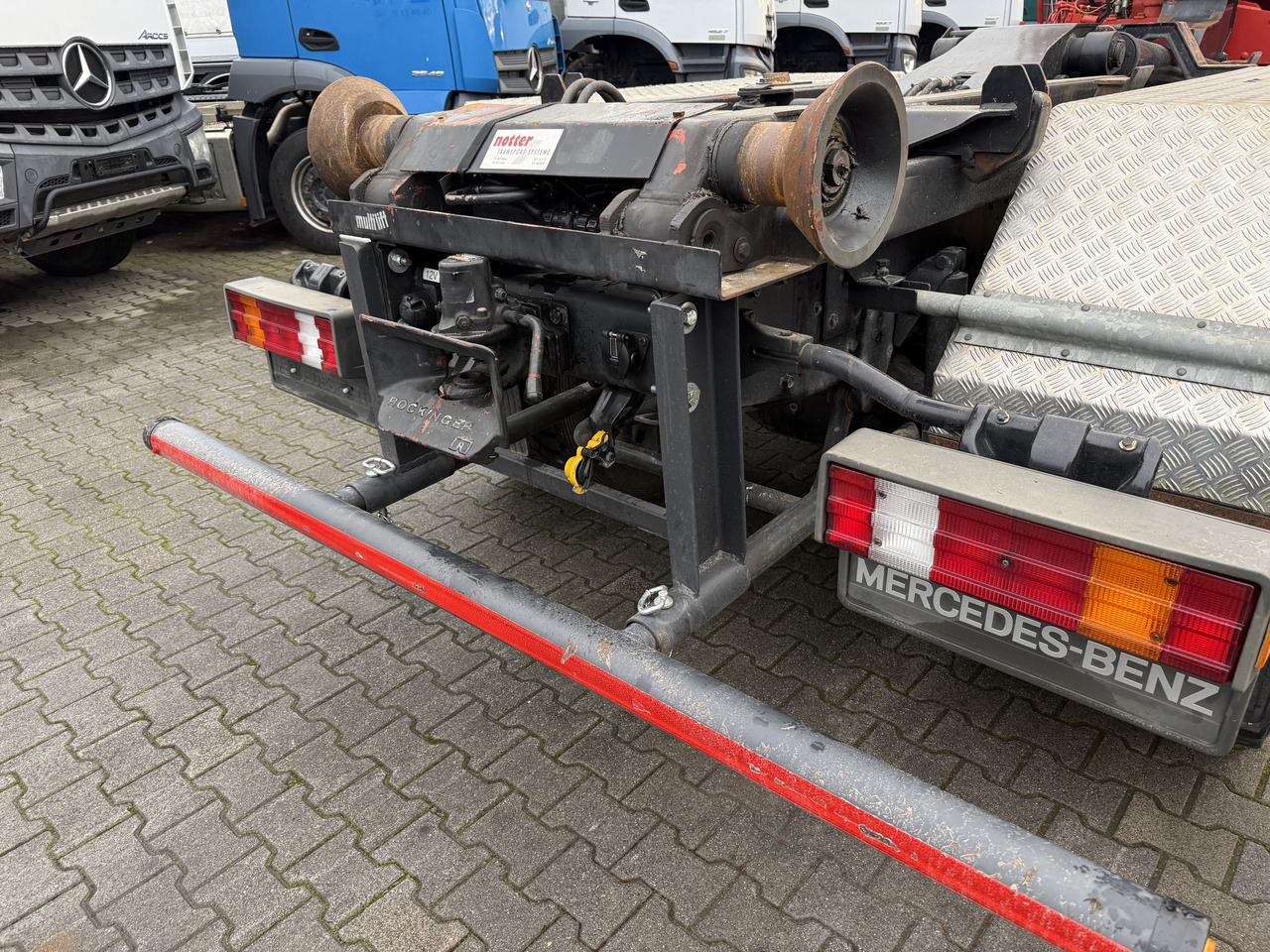 Mercedes-Benz SK 2538 6X4 Haken Kran/ Oldtimer/ Feuerwehr - Abrollkipper, Autokran: das Bild 4 Mercedes-Benz SK 2538 6X4 Haken Kran/ Oldtimer/ Feuerwehr - Abrollkipper, Autokran: das Bild 4