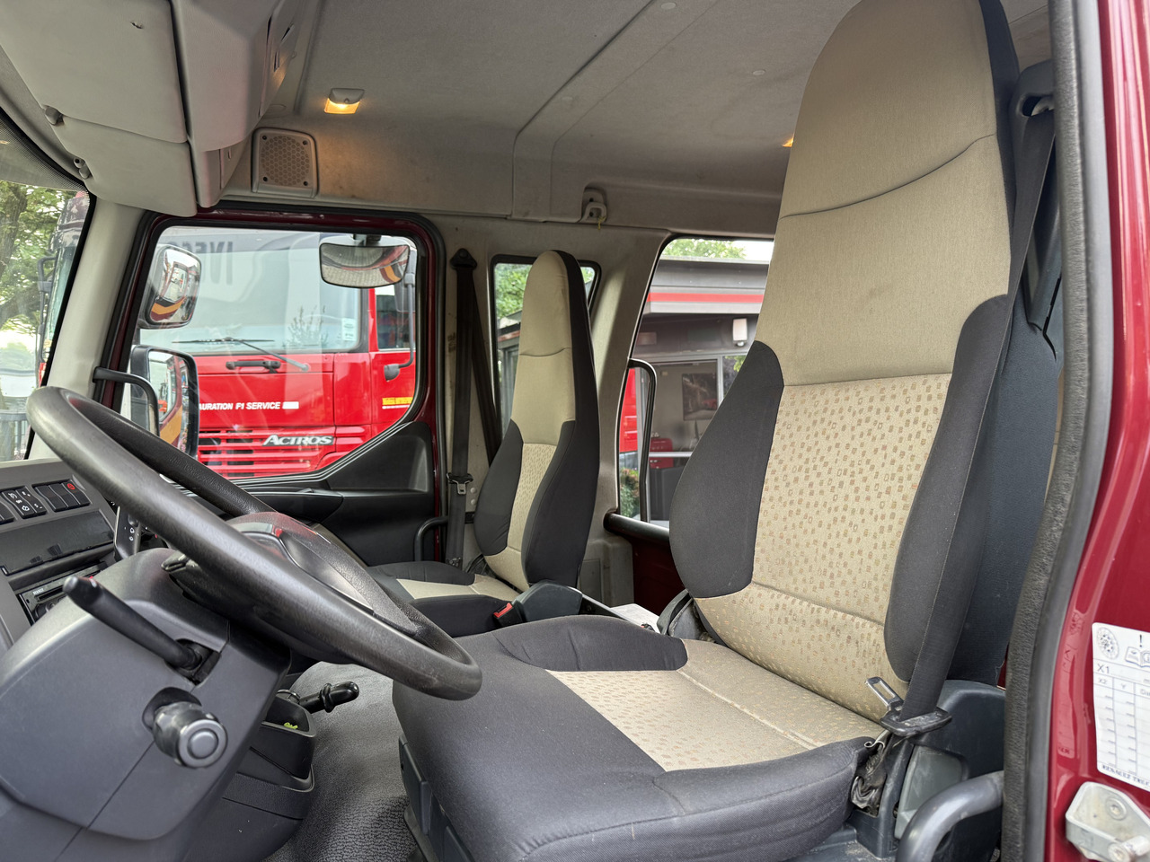 Renault Midlum 180.10 DoKa - Koffer LKW: das Bild 5 Renault Midlum 180.10 DoKa - Koffer LKW: das Bild 5