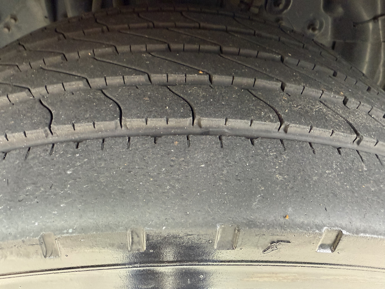 Scania P410 4X2 Palfinger PK 13001 - Pritsche LKW, Autokran: das Bild 2 Scania P410 4X2 Palfinger PK 13001 - Pritsche LKW, Autokran: das Bild 2