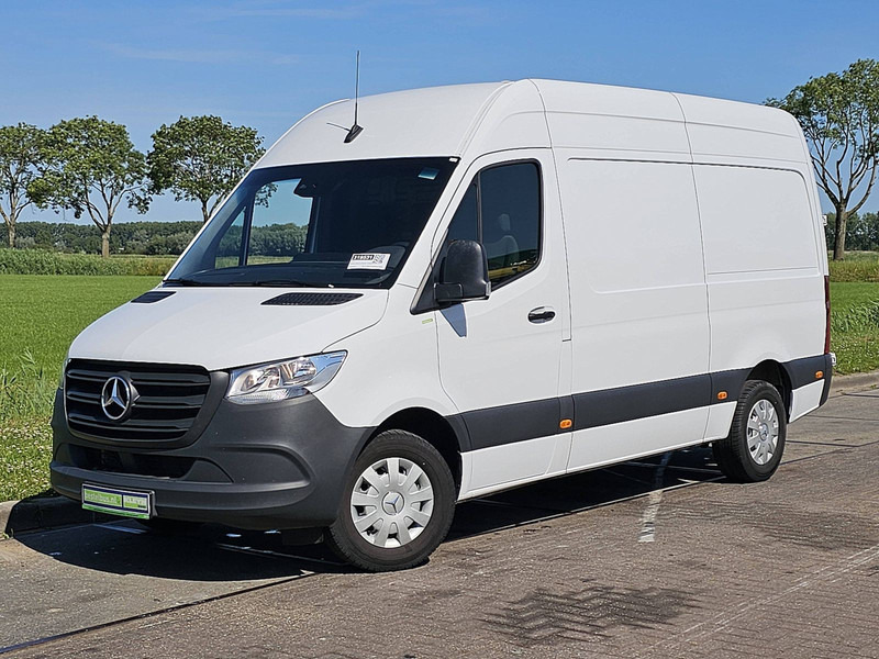 Mercedes-Benz Sprinter 317 L2H2 3.5t-Trekhaak - Kastenwagen: das Bild 2 Mercedes-Benz Sprinter 317 L2H2 3.5t-Trekhaak - Kastenwagen: das Bild 2