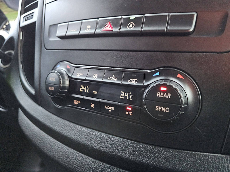 Kleinbus, Personentransporter Mercedes-Benz Vito 114 TOURER XL AUT. 8 PL.: das Bild 10