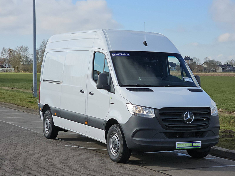 Mercedes-Benz eSprinter L2H2 41kWh DEMO! - Kastenwagen, Elektro-Transporter: das Bild 5 Mercedes-Benz eSprinter L2H2 41kWh DEMO! - Kastenwagen, Elektro-Transporter: das Bild 5