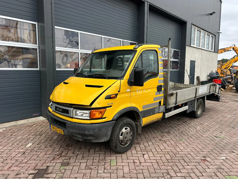 Iveco 50C13 - Autotransporter LKW: das Bild 1 Iveco 50C13 - Autotransporter LKW: das Bild 1