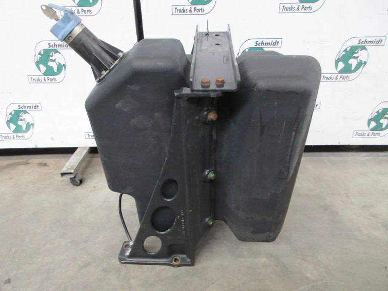 MAN 81.15402-5049 AD BLUE TANK MAN 18.420 EURO 6 - Kraftstofftank für LKW: das Bild 4 MAN 81.15402-5049 AD BLUE TANK MAN 18.420 EURO 6 - Kraftstofftank für LKW: das Bild 4