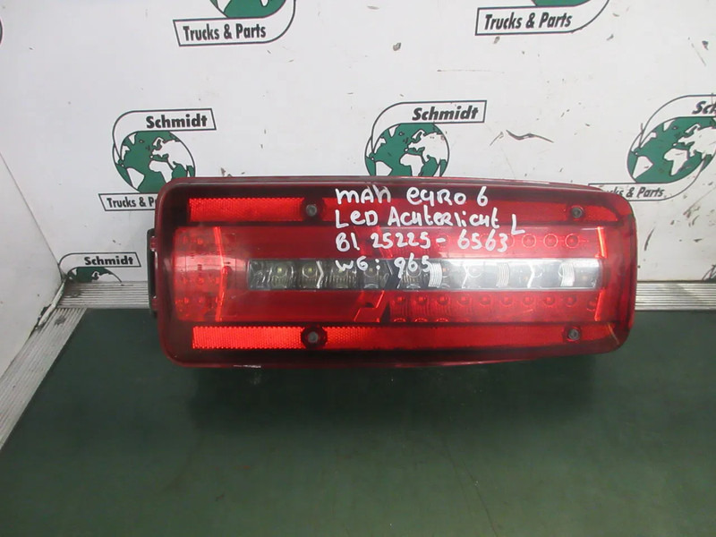 MAN 81.25225-6563 // 81.25225-6566 RECHTS EN LINKS LED LAMP MAN TGX TGS - Heckleuchte für LKW: das Bild 2 MAN 81.25225-6563 // 81.25225-6566 RECHTS EN LINKS LED LAMP MAN TGX TGS - Heckleuchte für LKW: das Bild 2