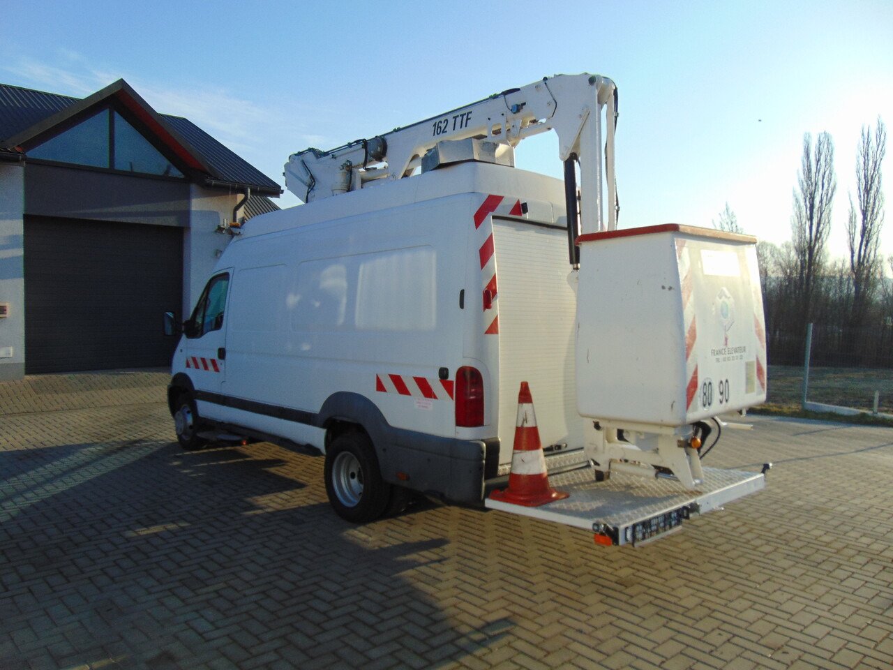 RENAULT Mascott 2,8dCi 110 L2H3 France Elevateur 152TTF 162TTF - LKW mit Arbeitsbühne: das Bild 3 RENAULT Mascott 2,8dCi 110 L2H3 France Elevateur 152TTF 162TTF - LKW mit Arbeitsbühne: das Bild 3