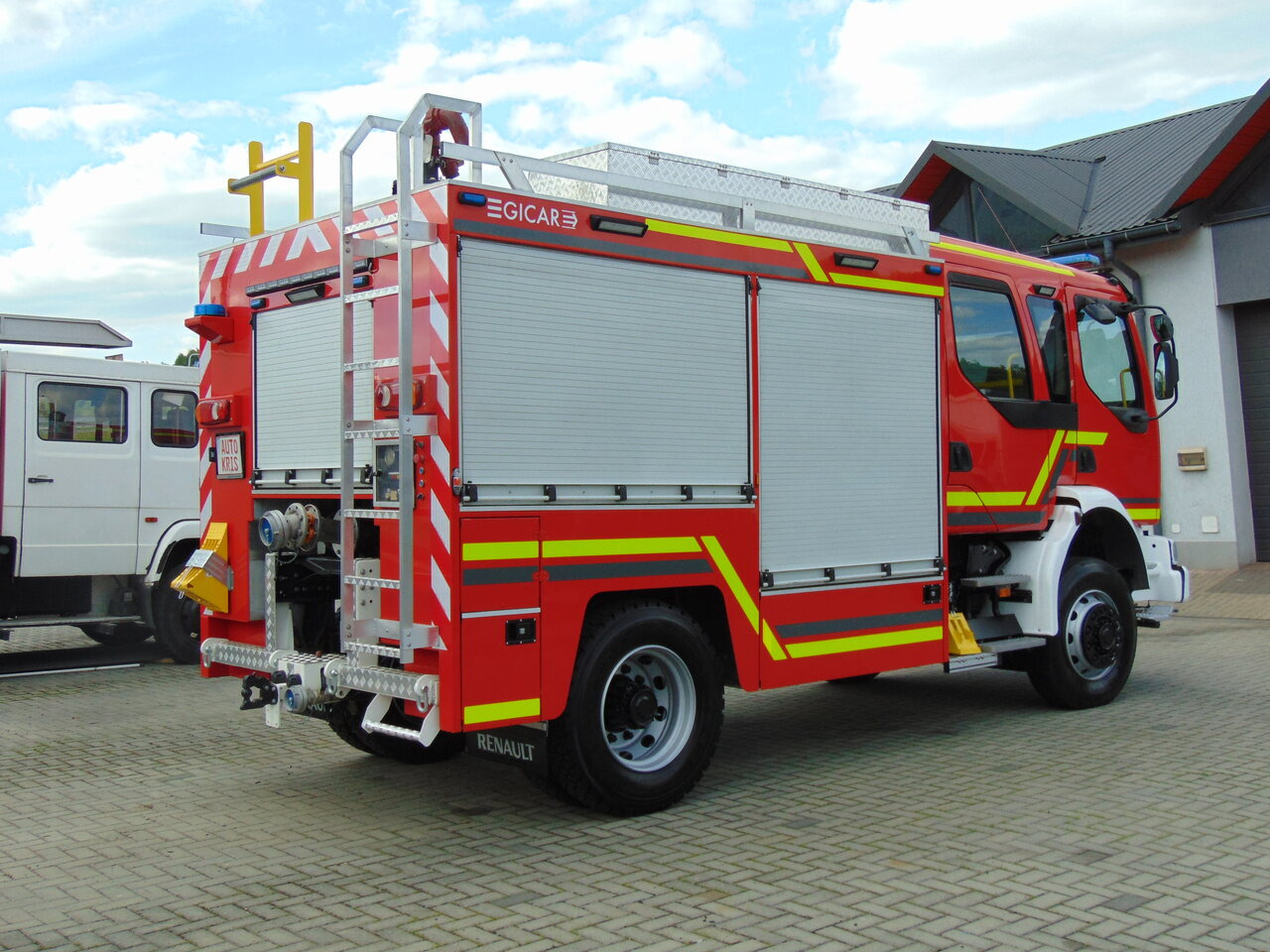 RENAULT Midlum 220dCi 4x4 GICAR - Feuerwehrfahrzeug: das Bild 4 RENAULT Midlum 220dCi 4x4 GICAR - Feuerwehrfahrzeug: das Bild 4