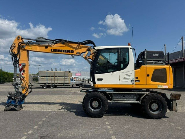 Liebherr A916 + Rototilt - Mobilbagger: das Bild 1 Liebherr A916 + Rototilt - Mobilbagger: das Bild 1