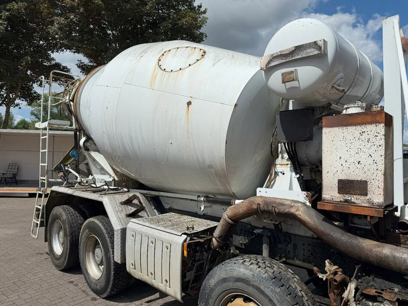 Liebherr 804 FSL 804 FSL / 8m³ / WATERTANK 500 LITER / POMP NOT INCLUDED / ! EMPTY ! / 2015 - Anbauteil: das Bild 2 Liebherr 804 FSL 804 FSL / 8m³ / WATERTANK 500 LITER / POMP NOT INCLUDED / ! EMPTY ! / 2015 - Anbauteil: das Bild 2