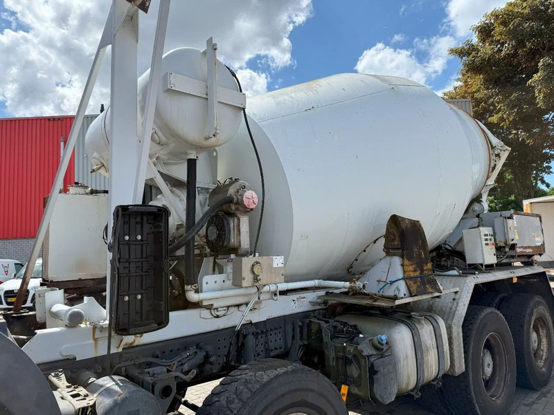 Liebherr 804 FSL 804 FSL / 8m³ / WATERTANK 500 LITER / POMP NOT INCLUDED / ! EMPTY ! / 2015 - Anbauteil: das Bild 1 Liebherr 804 FSL 804 FSL / 8m³ / WATERTANK 500 LITER / POMP NOT INCLUDED / ! EMPTY ! / 2015 - Anbauteil: das Bild 1
