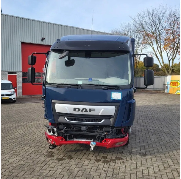 DAF LF 210 / ENGINE RUNNING / ONLY:120371 KM / PLATFORM:1000 KG / LWDS / AIRCO / AUTOMATIC / EURO-6 / 2022 - Koffer LKW: das Bild 2 DAF LF 210 / ENGINE RUNNING / ONLY:120371 KM / PLATFORM:1000 KG / LWDS / AIRCO / AUTOMATIC / EURO-6 / 2022 - Koffer LKW: das Bild 2