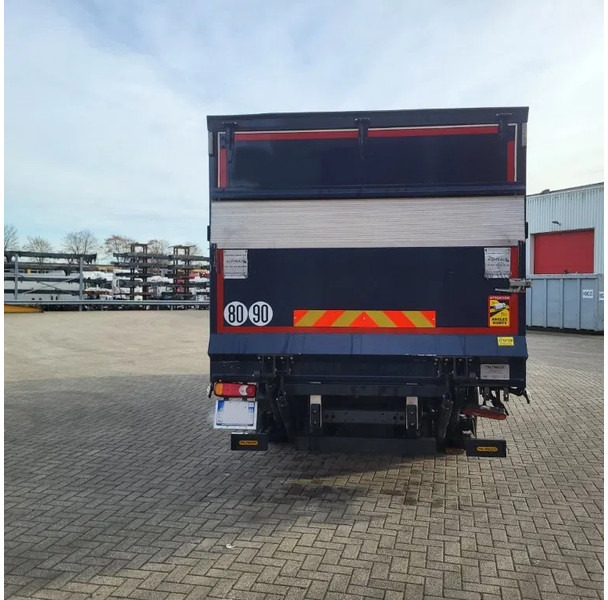 DAF LF 210 / ENGINE RUNNING / ONLY:120371 KM / PLATFORM:1000 KG / LWDS / AIRCO / AUTOMATIC / EURO-6 / 2022 - Koffer LKW: das Bild 5 DAF LF 210 / ENGINE RUNNING / ONLY:120371 KM / PLATFORM:1000 KG / LWDS / AIRCO / AUTOMATIC / EURO-6 / 2022 - Koffer LKW: das Bild 5