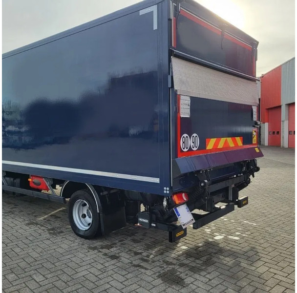 DAF LF 210 / ENGINE RUNNING / ONLY:120371 KM / PLATFORM:1000 KG / LWDS / AIRCO / AUTOMATIC / EURO-6 / 2022 - Koffer LKW: das Bild 4 DAF LF 210 / ENGINE RUNNING / ONLY:120371 KM / PLATFORM:1000 KG / LWDS / AIRCO / AUTOMATIC / EURO-6 / 2022 - Koffer LKW: das Bild 4