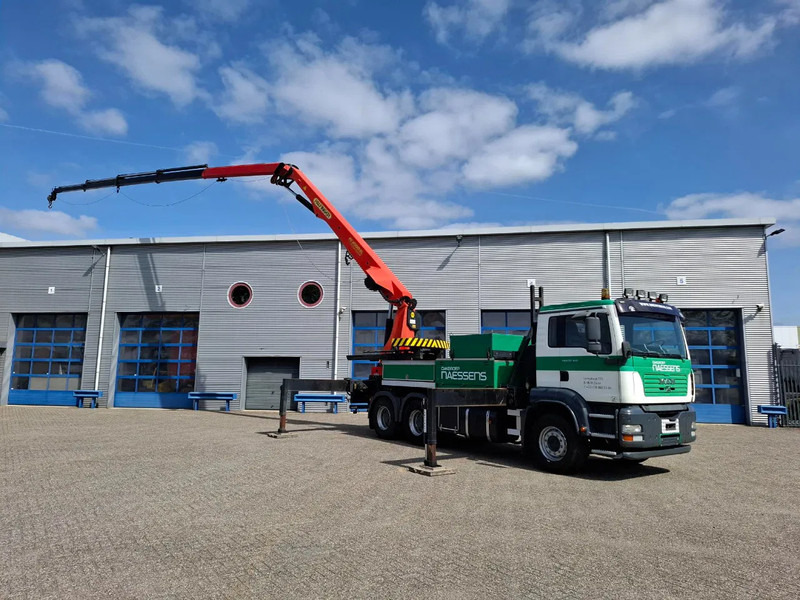 MAN TGA 33.410 / 6X4 / PALFINGER PK4000 1EL ROOFER CRANE / 25M / REMOTE / 2X BIG AXLE / 490677 KM / MANUAL / EURO-3 / 2005 - Autokran: das Bild 5 MAN TGA 33.410 / 6X4 / PALFINGER PK4000 1EL ROOFER CRANE / 25M / REMOTE / 2X BIG AXLE / 490677 KM / MANUAL / EURO-3 / 2005 - Autokran: das Bild 5