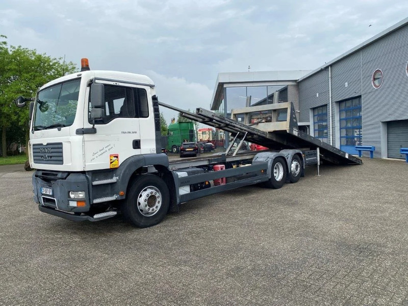 MAN TGA26.320 / SLIDING PLATEAU / WINCH / LIFT AXLE / MACHINE CARRIER / MANUAL / EURO-4 / 2007 - Pritsche LKW: das Bild 1 MAN TGA26.320 / SLIDING PLATEAU / WINCH / LIFT AXLE / MACHINE CARRIER / MANUAL / EURO-4 / 2007 - Pritsche LKW: das Bild 1