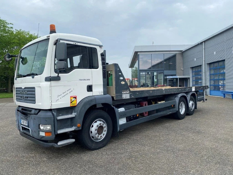 MAN TGA26.320 / SLIDING PLATEAU / WINCH / LIFT AXLE / MACHINE CARRIER / MANUAL / EURO-4 / 2007 - Pritsche LKW: das Bild 2 MAN TGA26.320 / SLIDING PLATEAU / WINCH / LIFT AXLE / MACHINE CARRIER / MANUAL / EURO-4 / 2007 - Pritsche LKW: das Bild 2
