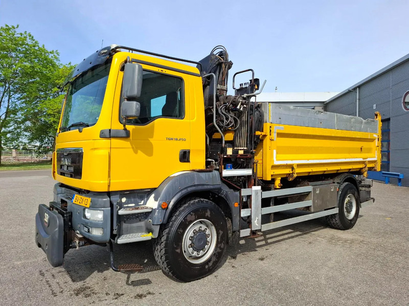 MAN TGM 18.250 / 4X4 / NL TRUCK / TUV:30-04-2026 / 118783 KM / HMF 1110 K2 / ROTATOR / GOOD TYRES / FULL-STEEL / DRUM BRAKES / MANUA - Kipper, Autokran: das Bild 3 MAN TGM 18.250 / 4X4 / NL TRUCK / TUV:30-04-2026 / 118783 KM / HMF 1110 K2 / ROTATOR / GOOD TYRES / FULL-STEEL / DRUM BRAKES / MANUA - Kipper, Autokran: das Bild 3
